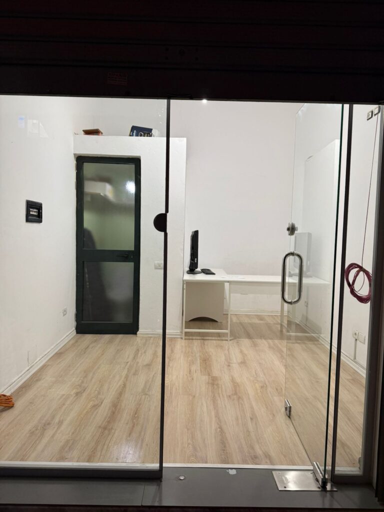 Ambient komercial per qira