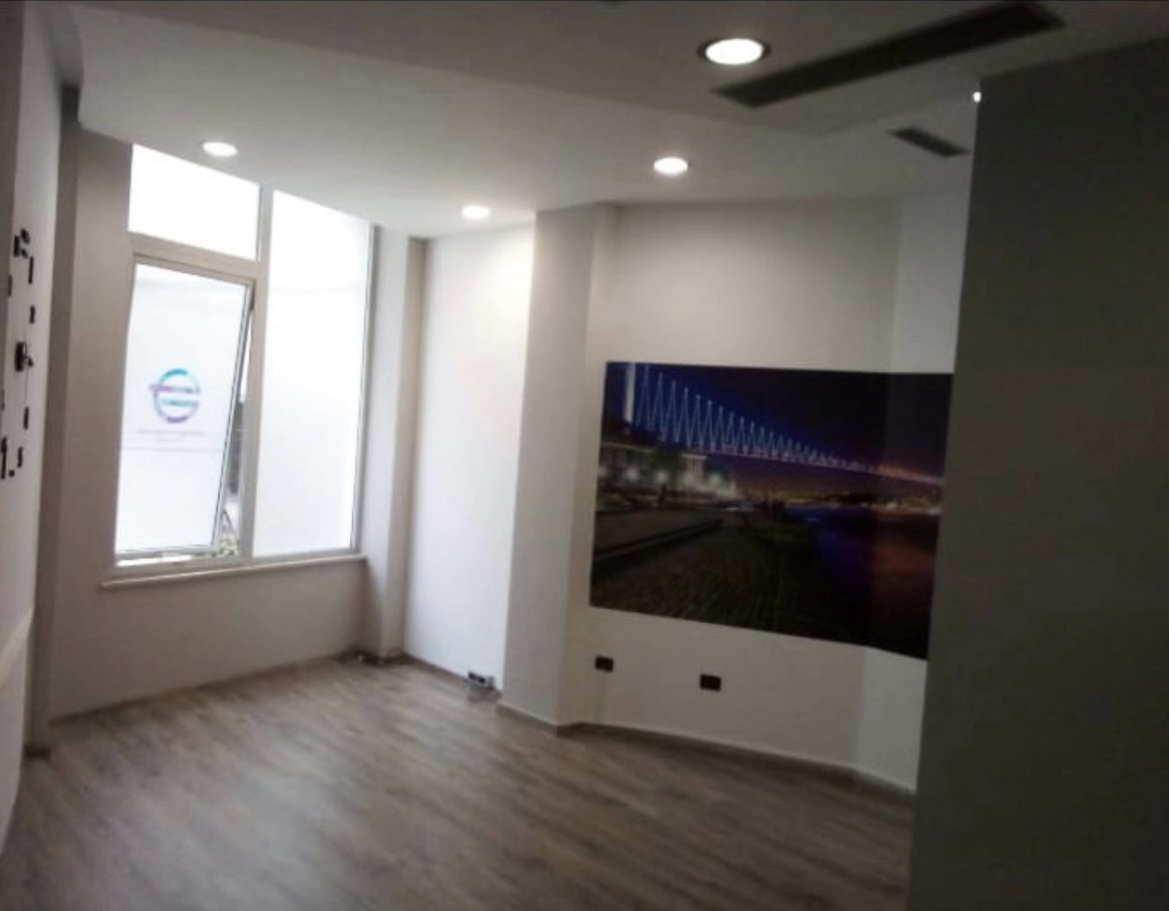 AMBIENT KOMERCIAL ME QIRA