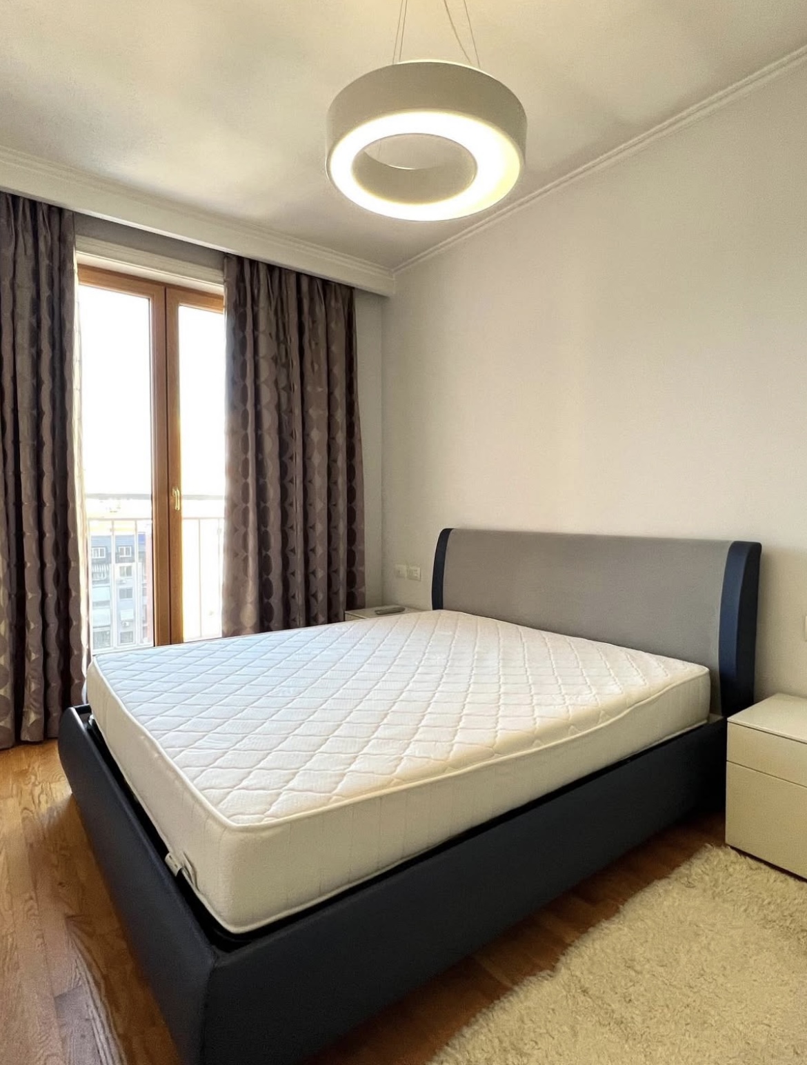 APARTAMENT VIP ME QIRA – ZEMËR E BLLOKUT
