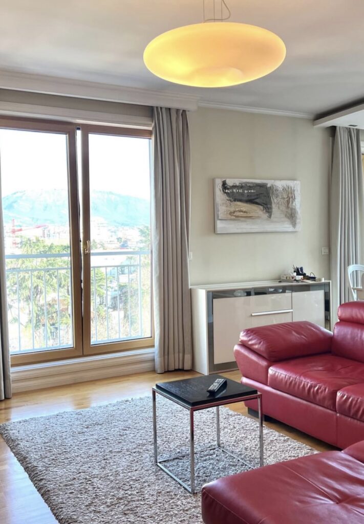 APARTAMENT VIP ME QIRA – ZEMËR E BLLOKUT